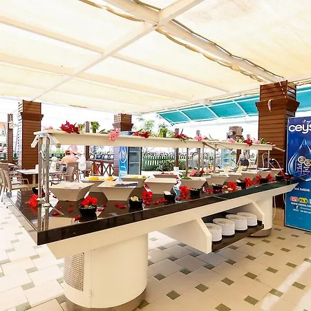 Crystal Paraiso & Complex Bogazkent