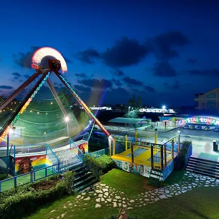Resort Crystal Paraiso &